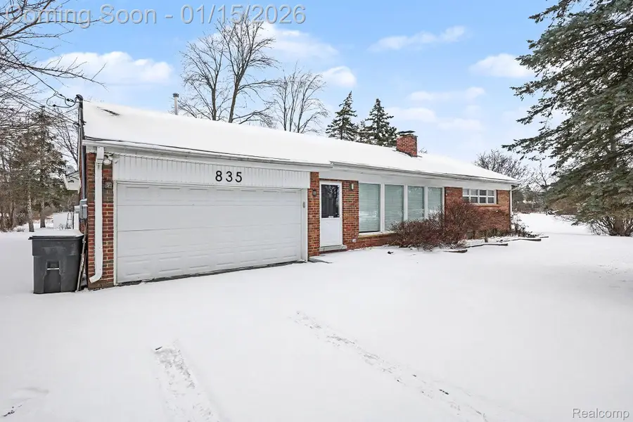 835 E Square Lake Road, Troy, MI 48085 - Image #2