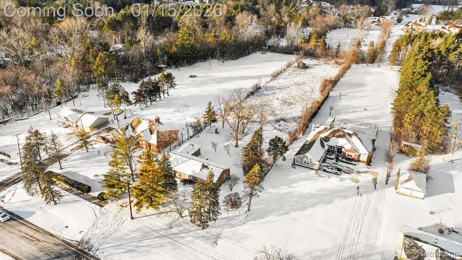 835 E Square Lake Road, Troy, MI 48085 - Image #3