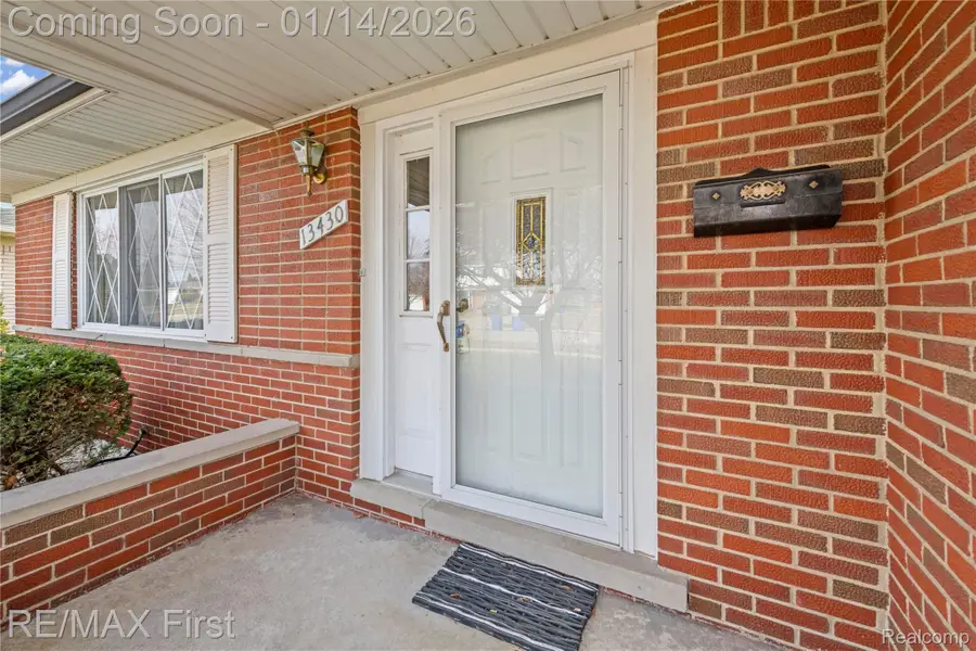 13430 Dominic Drive, Warren, MI 48088 - Image #2