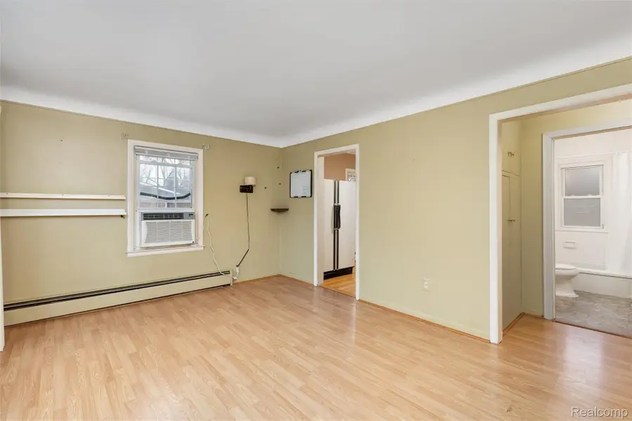 19325 Brentwood Street, Livonia, MI 48152 - Image #2