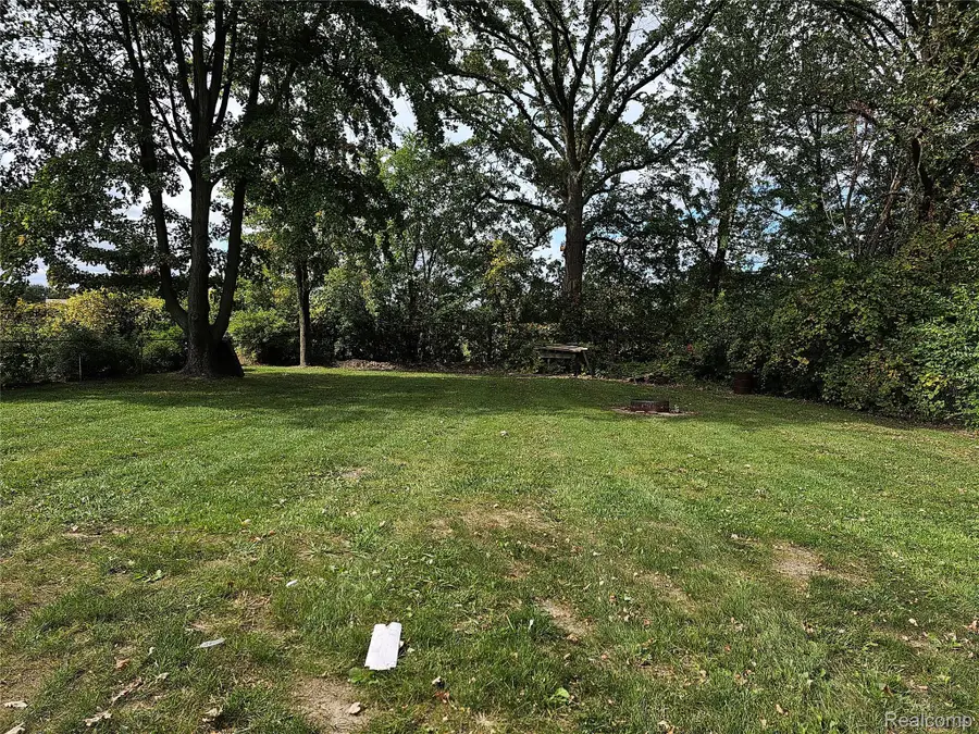 27519 Gilbert Drive, Warren, MI 48093 - Image #2