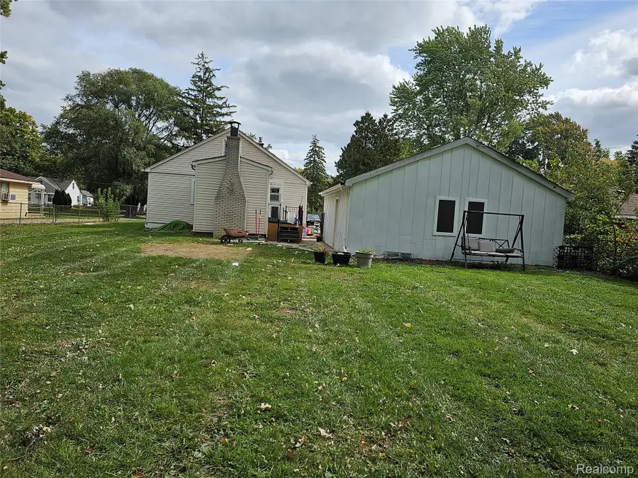 27519 Gilbert Drive, Warren, MI 48093 - Image #3