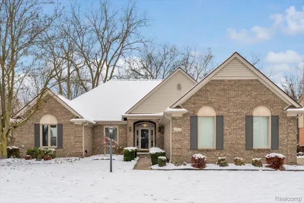 43855 Pinot Noir Drive, SterlingHeights, MI 48314