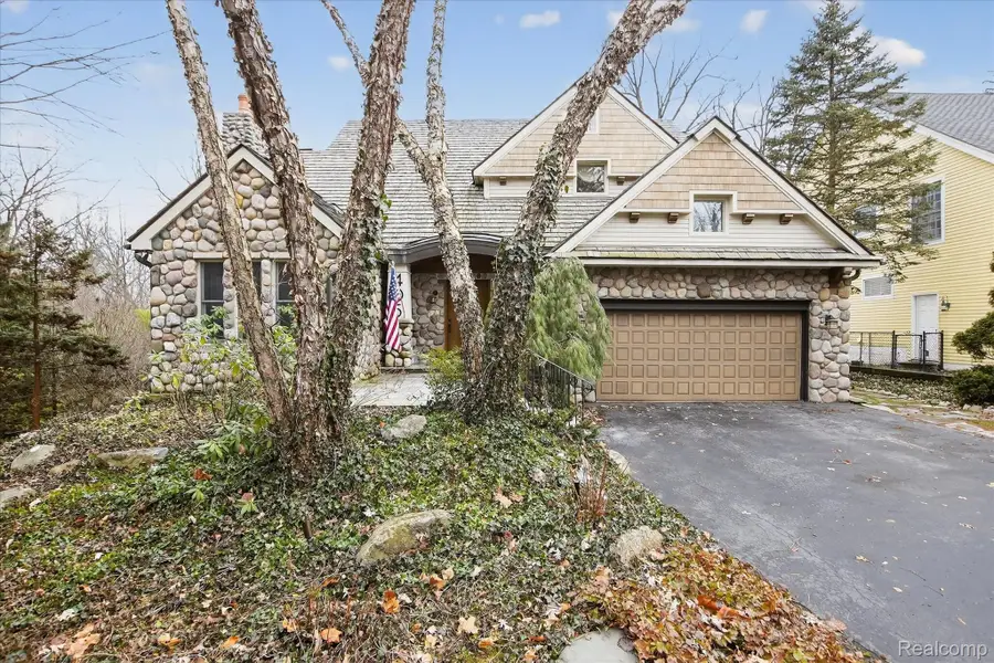 405 Bonnie Brier Street, Birmingham, MI 48009 - Image #3