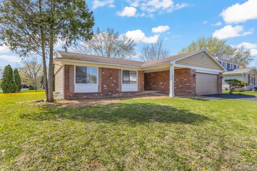 22511 Deerfield Road, Novi, MI 48375 - Image #2