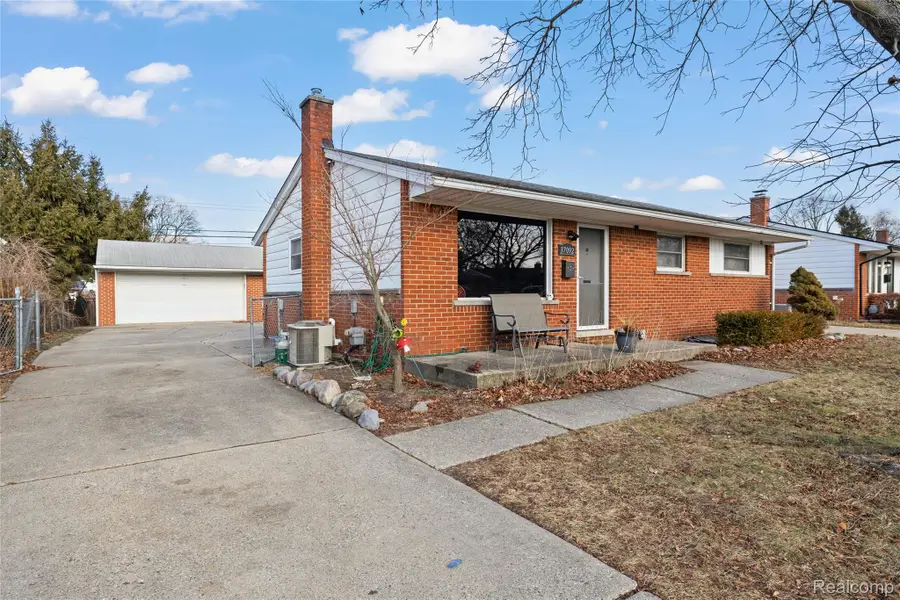 37092 Gilchrist Street, Westland, MI 48186 - Image #2