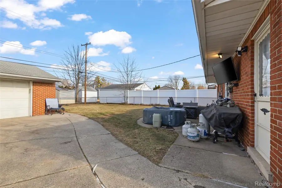 37092 Gilchrist Street, Westland, MI 48186 - Image #3