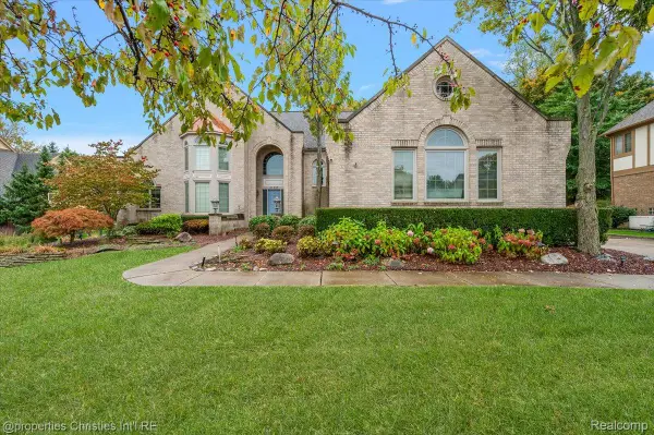37907 Turnberry Court, FarmingtonHills, MI 48331