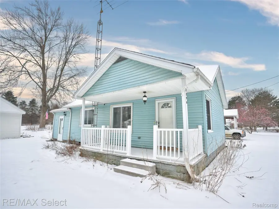 2296 Russell Street, Grand Blanc Charter Township, MI 48439 - Image #3