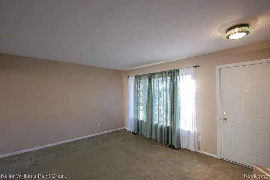 32176 Exeter Drive, Warren, MI 48092 - Image #3