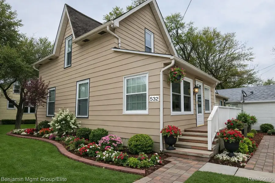 532 Fox Street, Lapeer, MI 48446 - Image #2