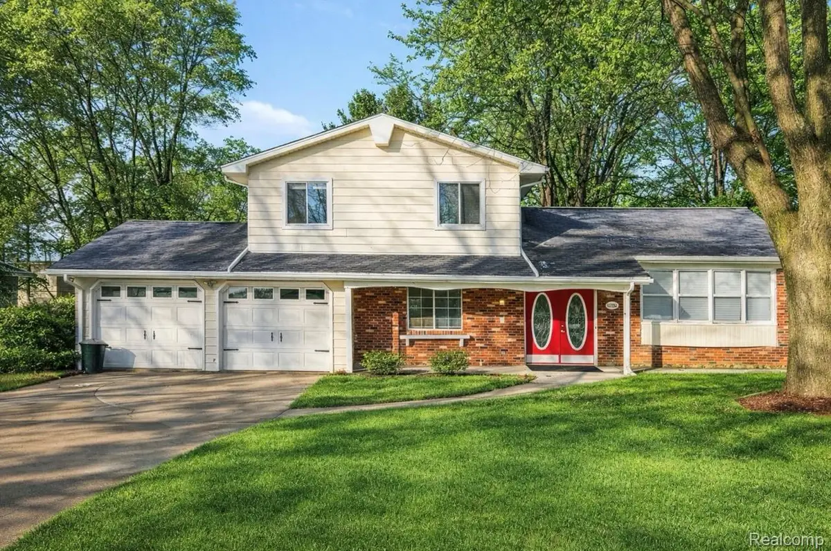 6090 Lancaster Drive, Flint, MI 48532 - #1