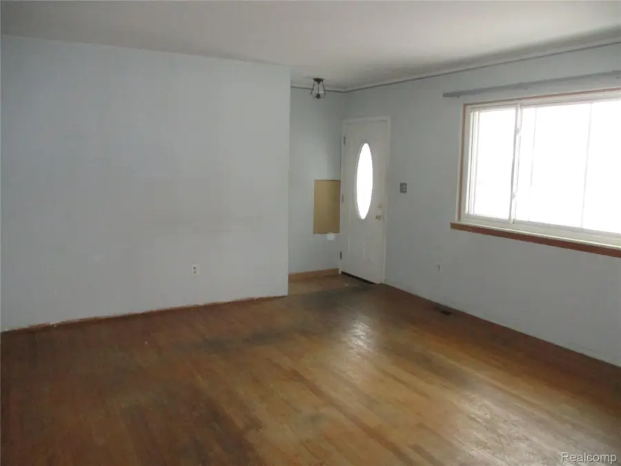 38518 Plainview Drive, Sterling Heights, MI 48312 - Image #3