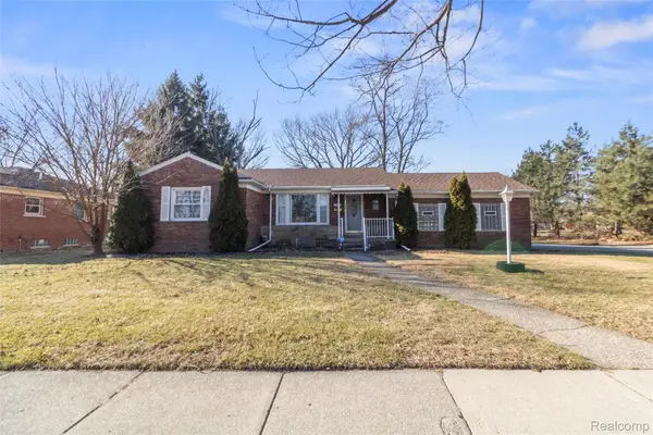 24311 Hayes Avenue, Eastpointe, MI 48021