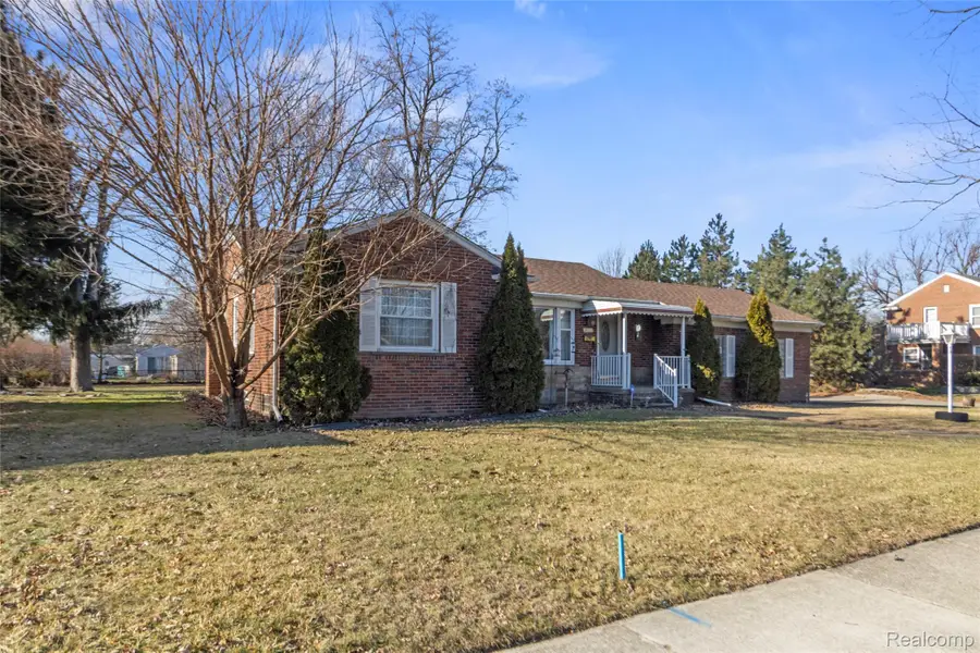 24311 Hayes Avenue, Eastpointe, MI 48021 - Image #2