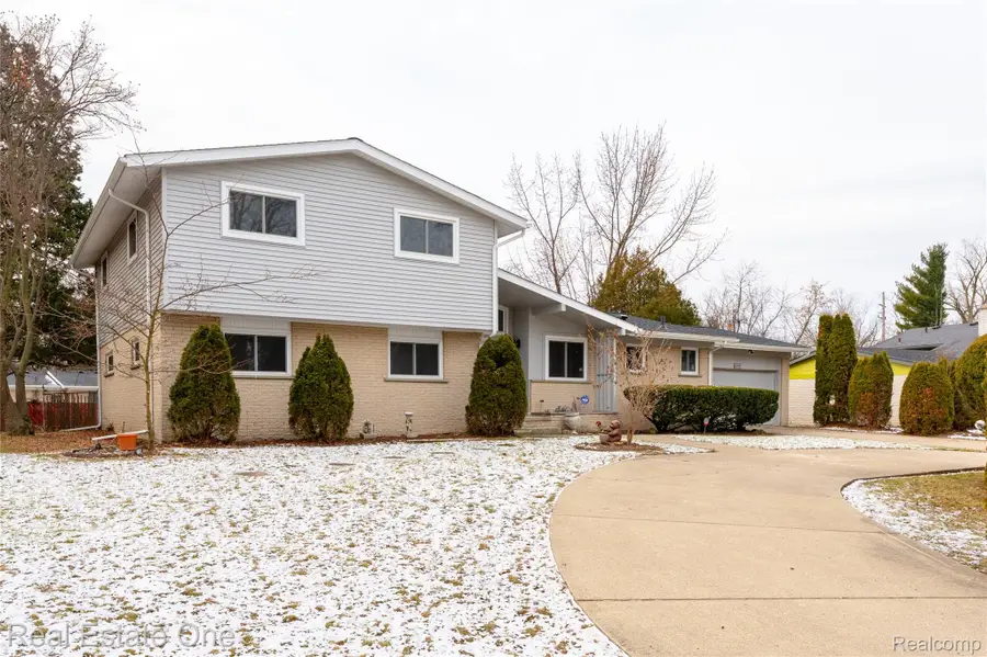 19339 Starlane Street, Southfield, MI 48075 - Image #2