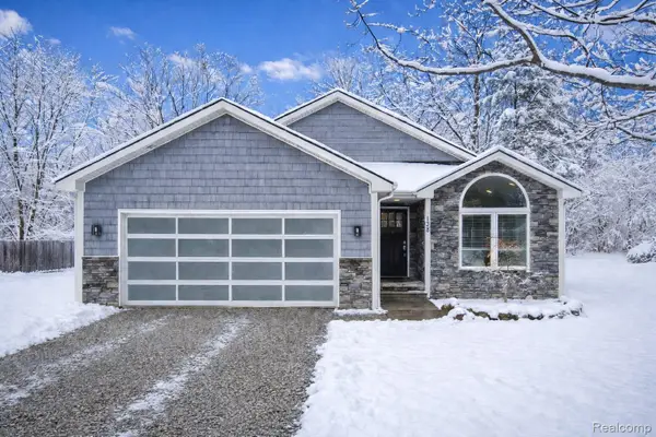 138 Leon Road, WalledLake, MI 48390