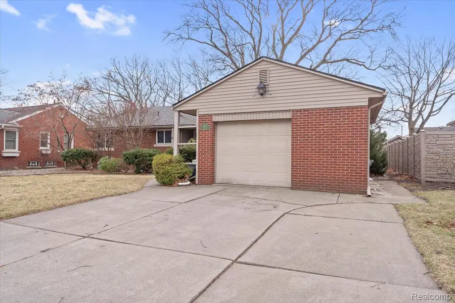 2221 Davis Street, Wyandotte, MI 48192 - Image #2