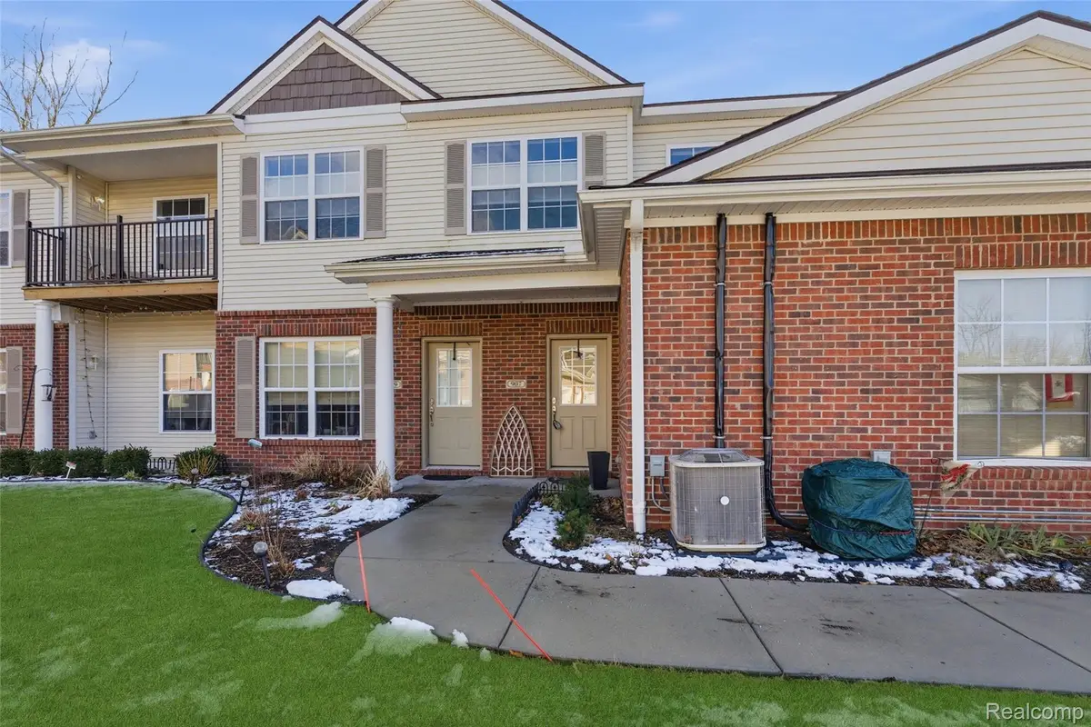 907 Watercress Lane, Fenton, MI 48430 - Image #1