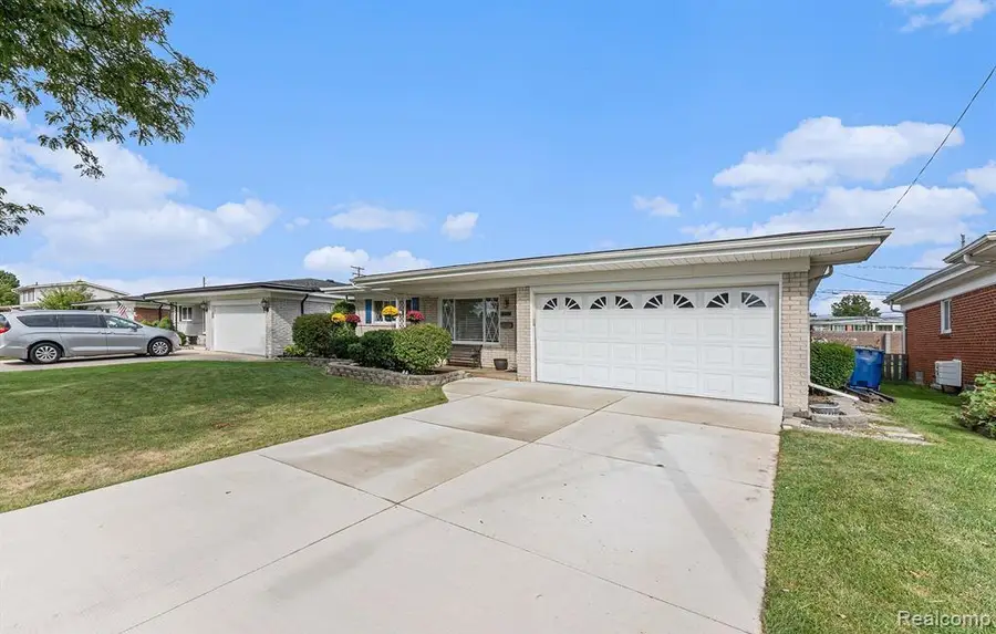 29362 Desmond Drive, Warren, MI 48093 - Image #3