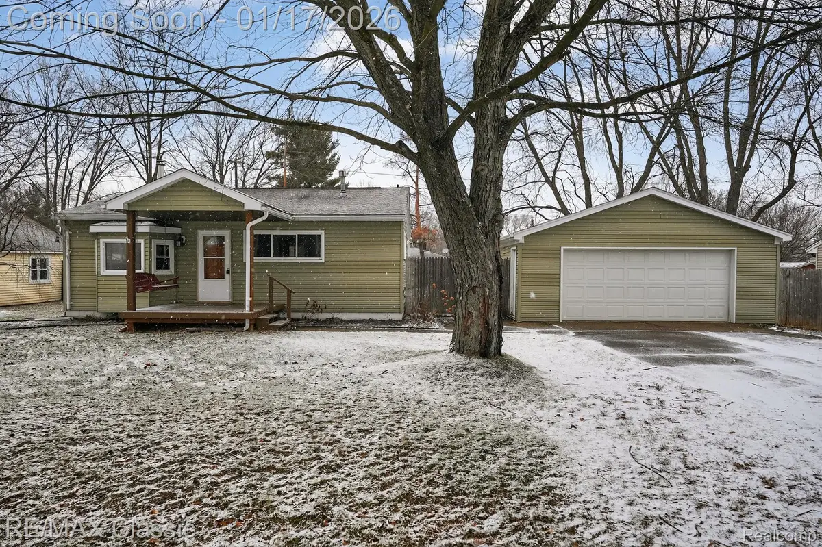 7346 S Shaker Drive, Waterford, MI 48327 - Image #1