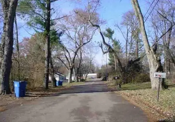 657 Marie Avenue, Level Park Oak Park, MI 49037 - Image #3