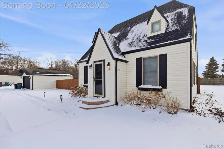 6740 Barabeau Drive, Troy, MI 48085 - Image #3