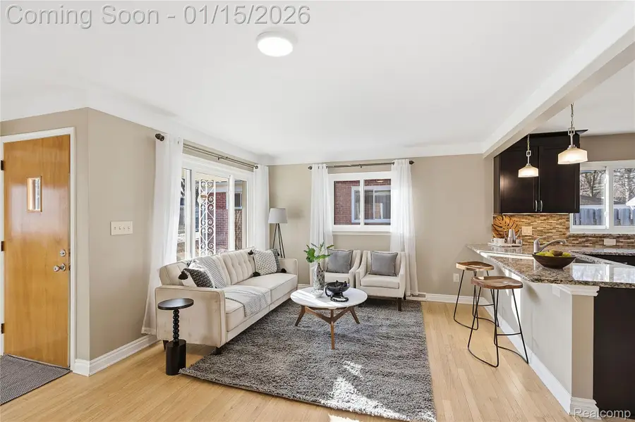 226 W La Salle Avenue, Royal Oak, MI 48073 - Image #2