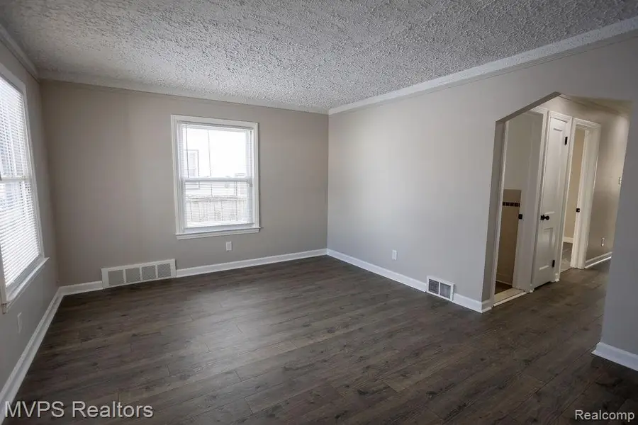 22789 Normandy Avenue, Eastpointe, MI 48021 - Image #2