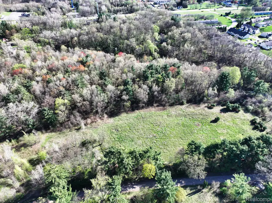 5920 Pleasant Valley Road, Brighton, MI 48116 - #3