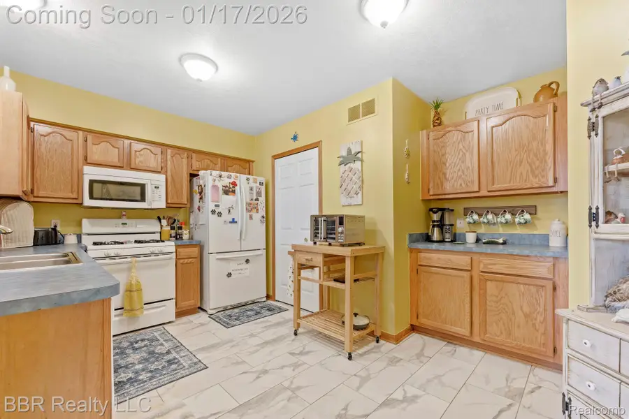 5485 Greenway Drive #81, Trenton, MI 48183 - Image #3