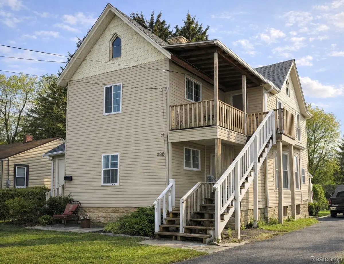 389 Osmun Street, Pontiac, MI 48342 - Image #1