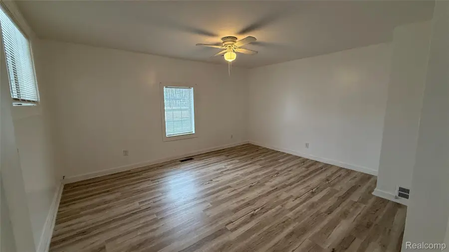 389 Osmun Street, Pontiac, MI 48342 - Image #3