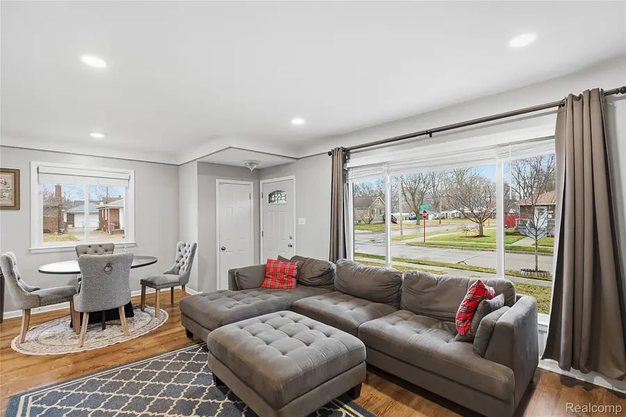 28020 Diesing Drive, Madison Heights, MI 48071 - Image #3