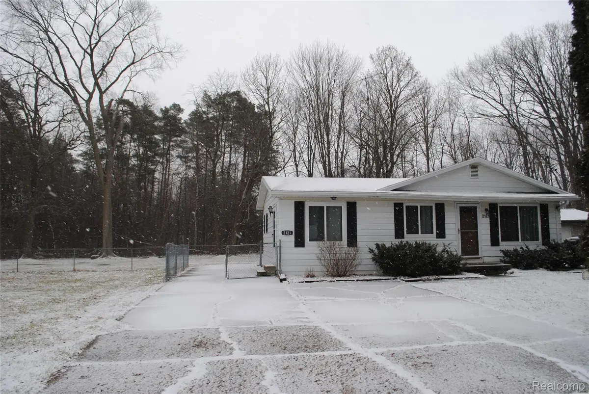 2121 Bramblewood Drive, Burton, MI 48519 - Image #1