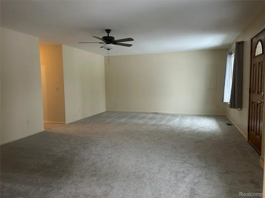 2121 Bramblewood Drive, Burton, MI 48519 - Image #3