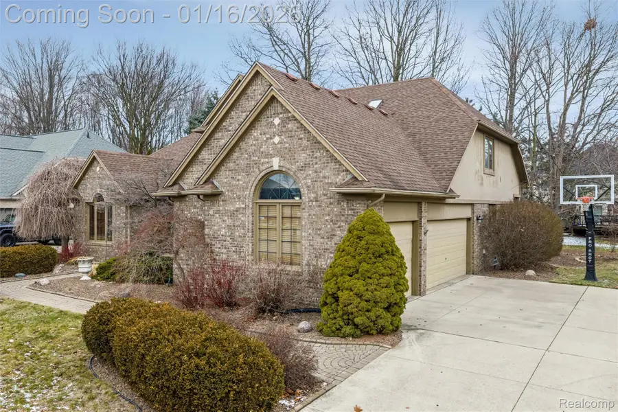 3731 Lake Forest Drive, Sterling Heights, MI 48314 - Image #3
