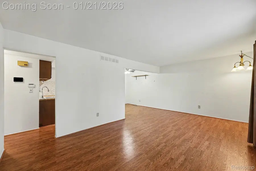 24570 Quad Park Lane, Clinton Township, MI 48035 - Image #3