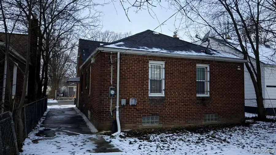 7346 Stahelin Avenue, Detroit, MI 48228 - Image #2