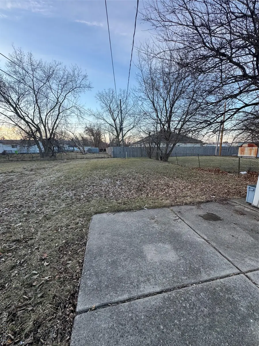 17530 Oakdale Street, Roseville, MI 48066 - Image #3