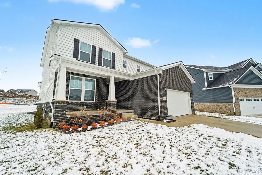 6109 Kingsley Court, Clarkston, MI 48346 - Image #2