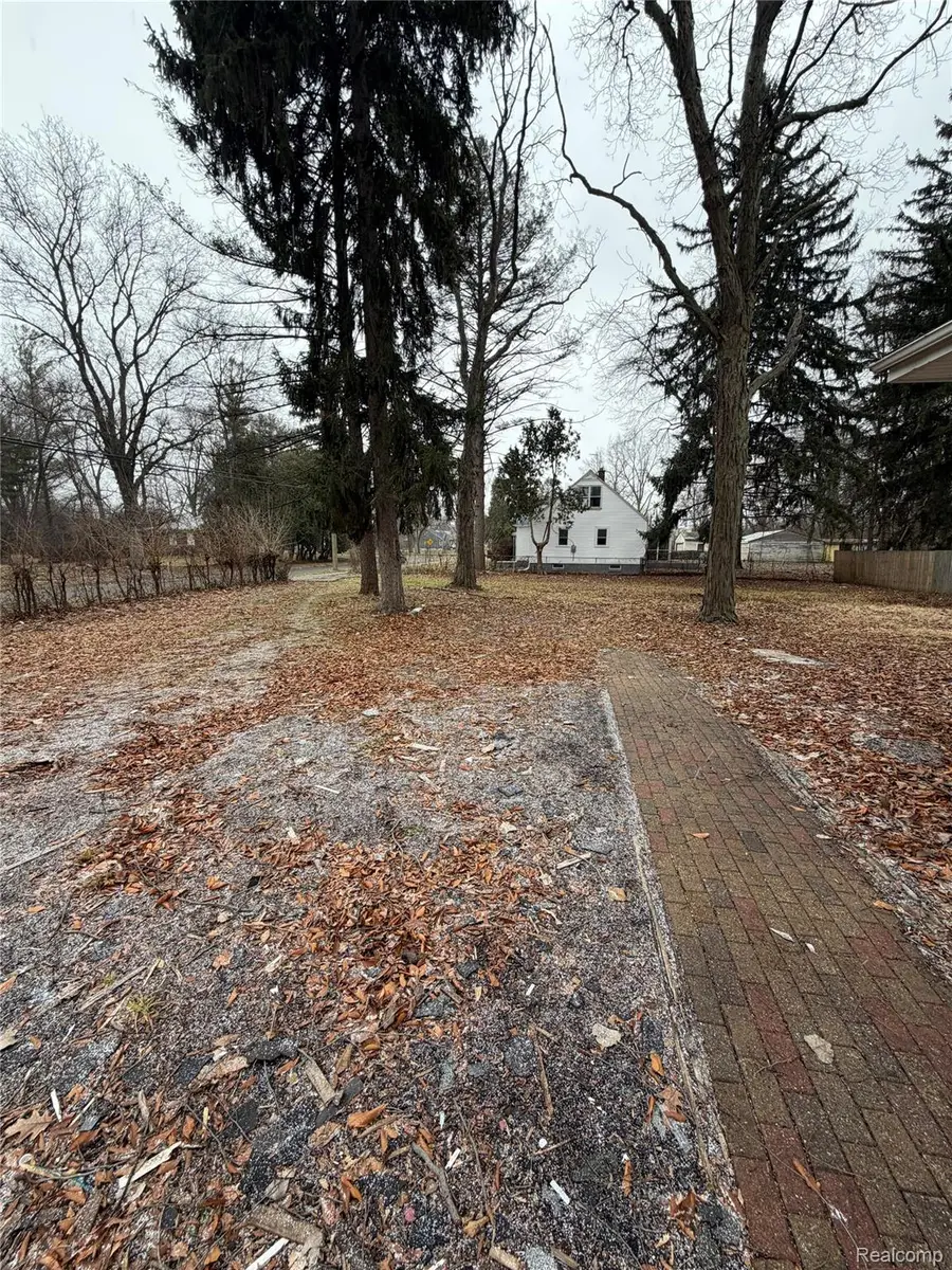 19335 Lenore, Detroit, MI 48219 - Image #2