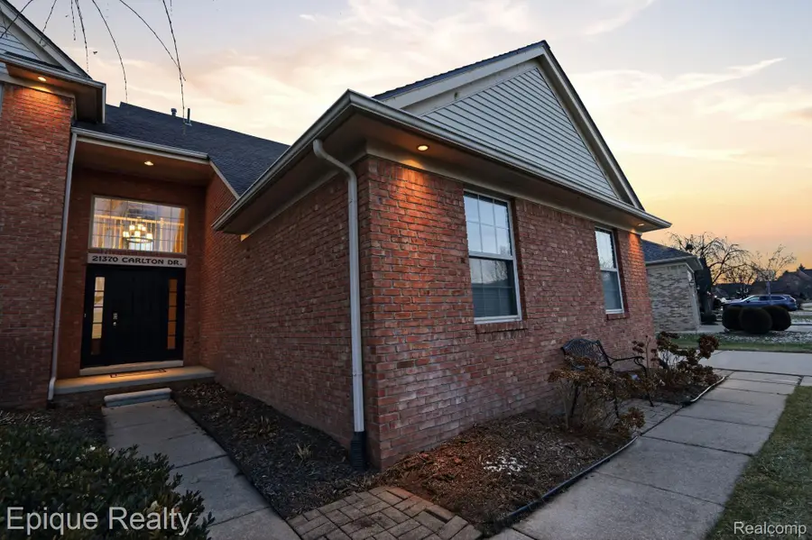 21370 Carlton Drive, Macomb, MI 48044 - Image #2