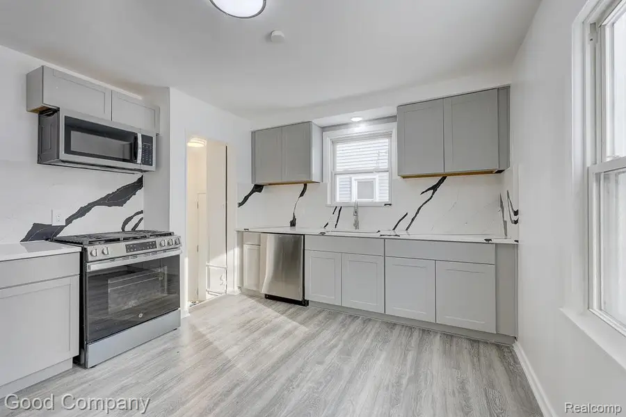 13680 Borgman Street, Oak Park, MI 48237 - Image #3