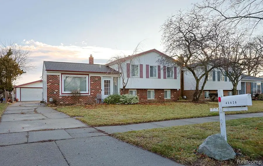 43428 Hartwick Drive, Sterling Heights, MI 48313 - Image #2