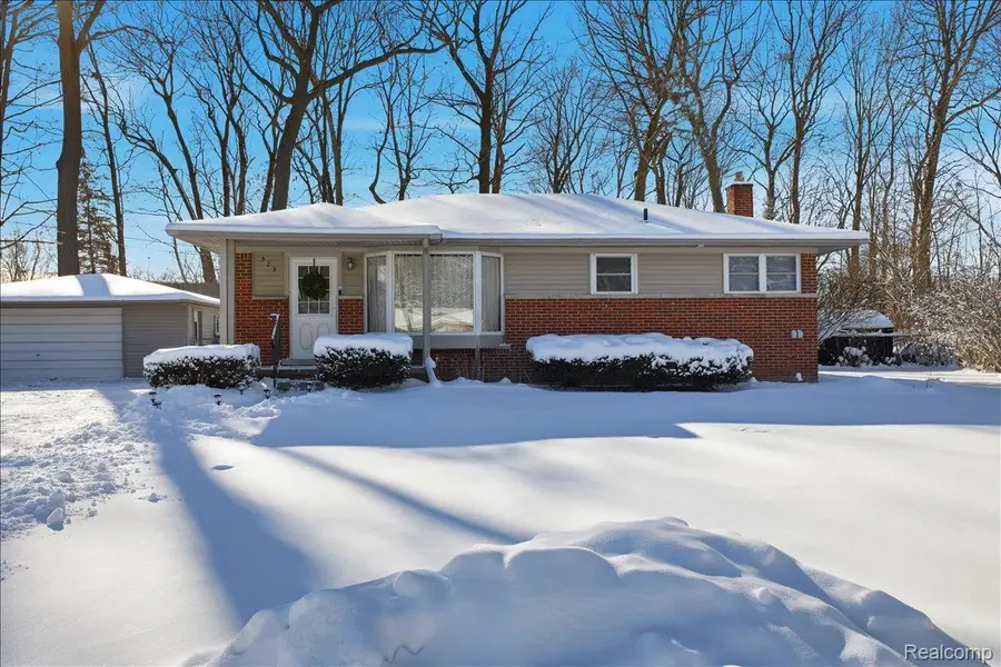523 Tilmor Drive, Waterford, MI 48328 - Image #2