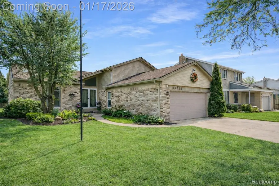 39476 Bella Vista Drive, Sterling Heights, MI 48313 - Image #2