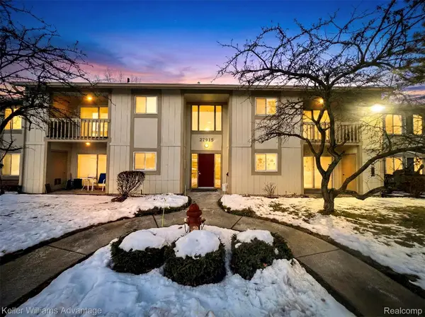 27915 Berrywood Lane #70, Farmington, MI 48334