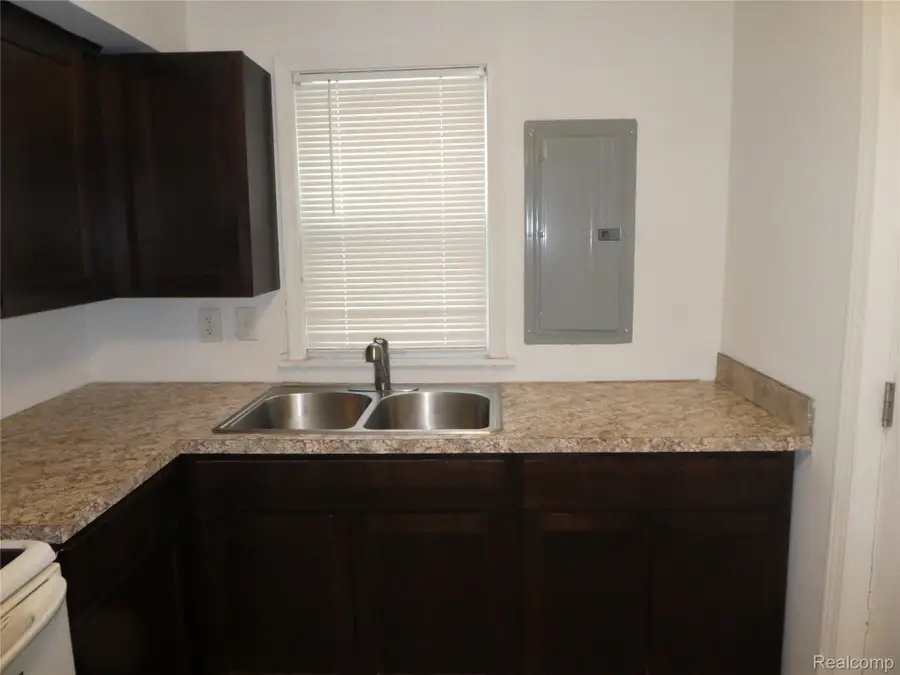 35209 Sheridan Street, Westland, MI 48185 - Image #3