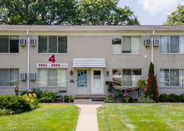 5959 Alan #56, Brighton, MI 48116